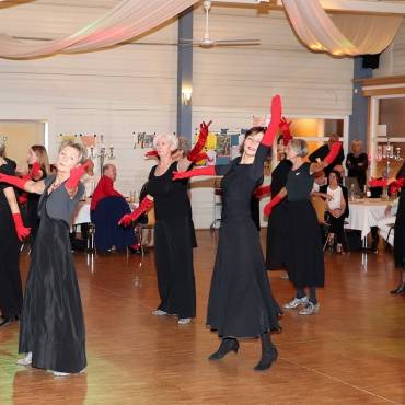 Tänzerinnen von Lady Solo tanzten bei der Silvesterfeier des TC SW Reutlingen